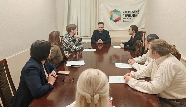 Представители Молодежной палаты Даниловского района провели рабочую встречу, в рамках которой обсудили основные направления дальнейшей работы и планы на ближайший месяц.